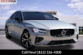 2024 Volvo S60 B5 Core Dark Theme